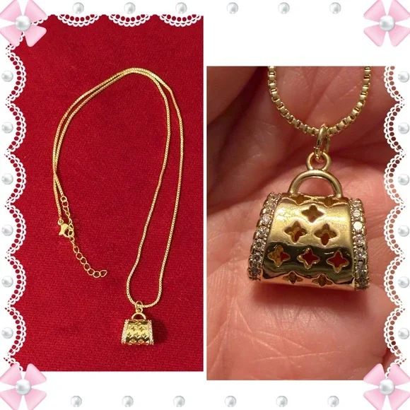 Necklace - 18-20”L - gold tone chain with purse shape pendant   - New - Picture 1 of 9